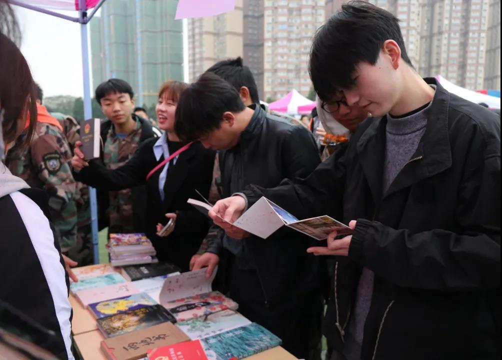四川科创技工学校校园财商创业初见创新创业彰显青春活力