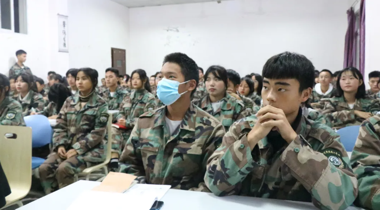 科创全员学子迎期中测试