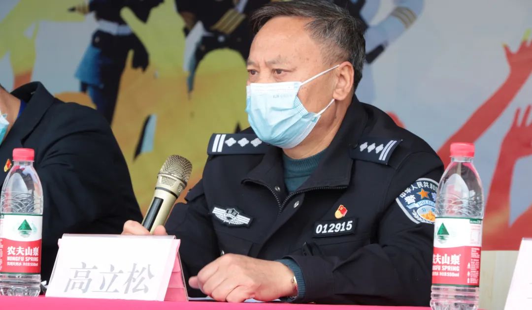 四川科创技工学校要求法制警官讲话图片