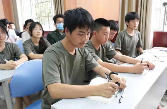 四川科创技工学校学党史图片