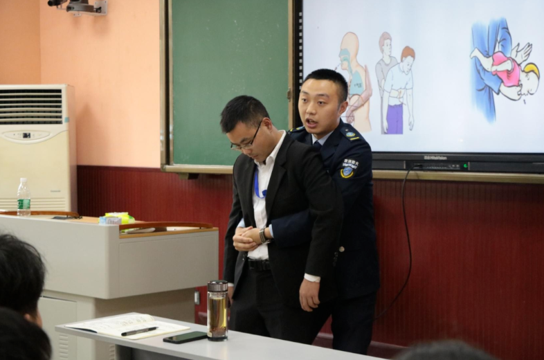 四川科创技工学校举行消防疏散演练