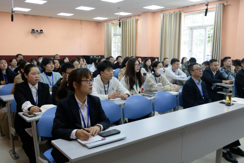 四川科创技工学校举行消防疏散演练