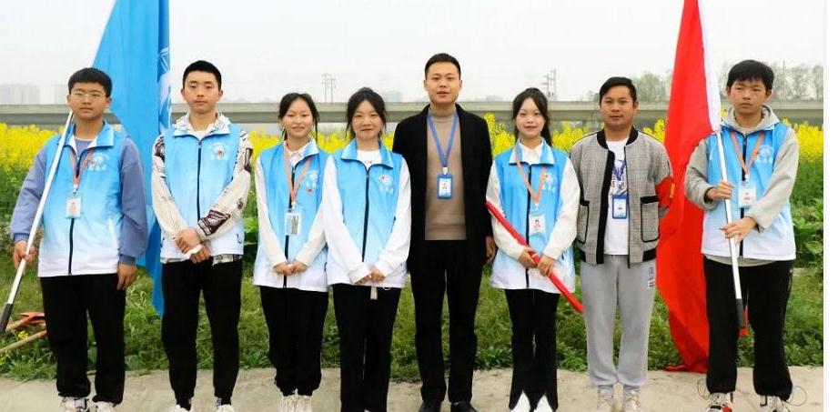 春阳送暖春意浓，播绿护绿正当时丨植树节劳动教育活动