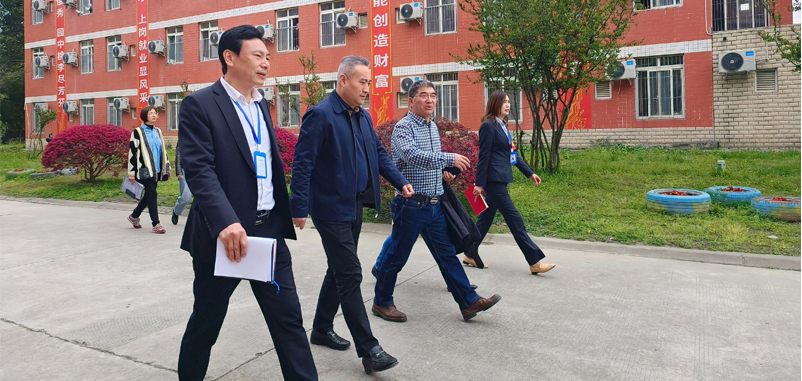 “食”刻坚守食品安全|温江区政协副主席孙伟莅临我校督导调研食品安全管理工作